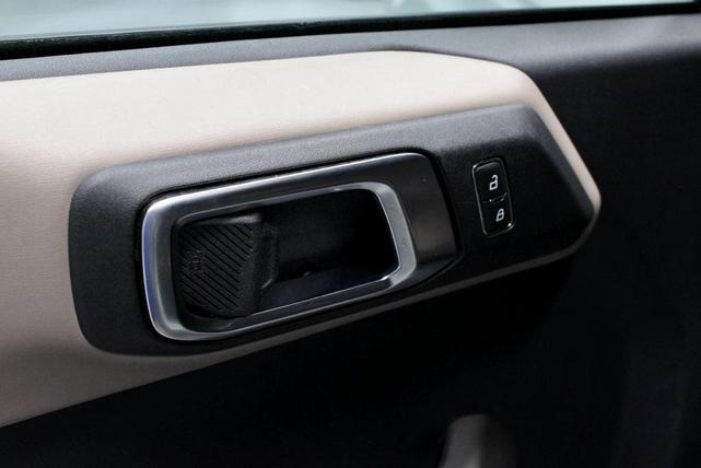 Photo of 2022 Cactus Green / Gray Ford Bronco