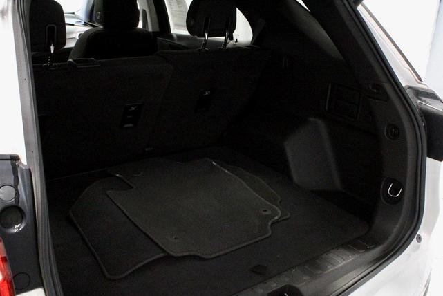 Photo of 2019 Summit White Chevrolet Equinox