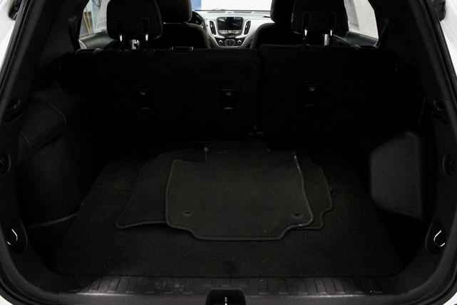Photo of 2019 Summit White Chevrolet Equinox