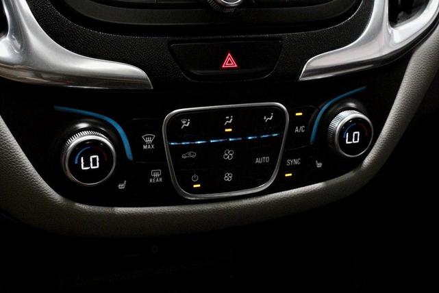 Photo of 2019 Summit White Chevrolet Equinox
