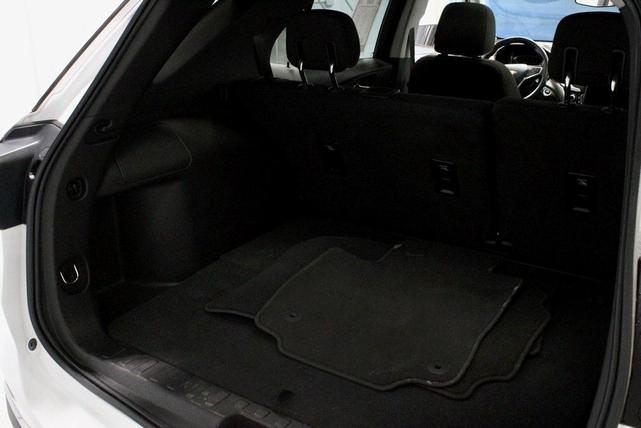 Photo of 2019 Summit White Chevrolet Equinox