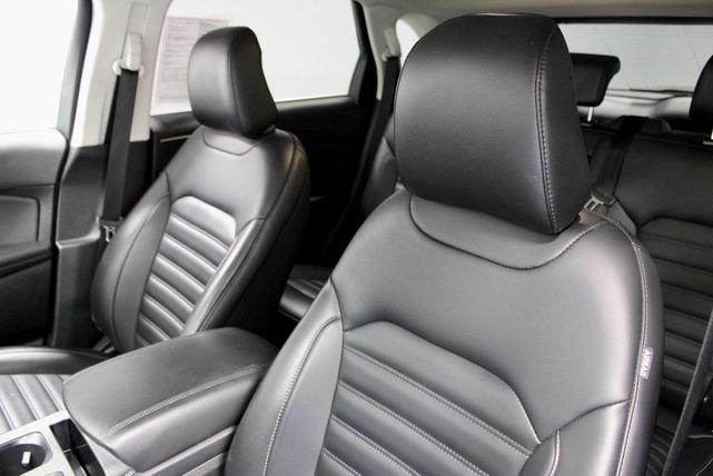Photo of 2024 Oxford White Ford Edge