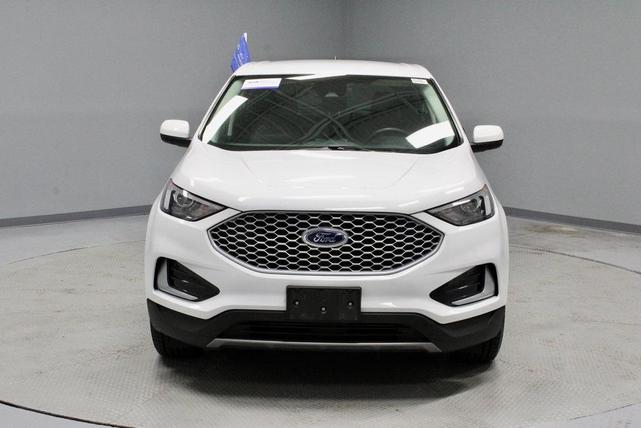 Photo of 2024 Oxford White Ford Edge