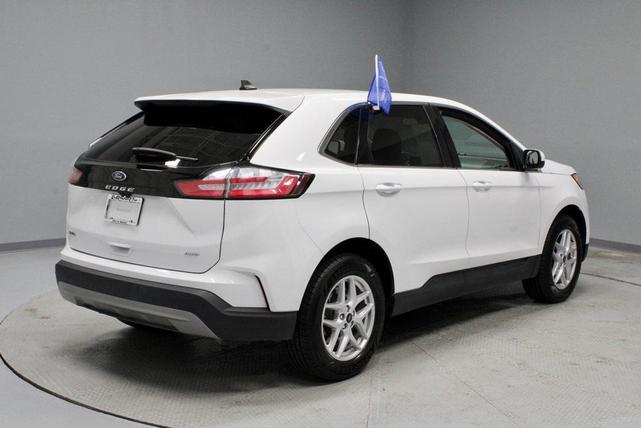 Photo of 2024 Oxford White Ford Edge
