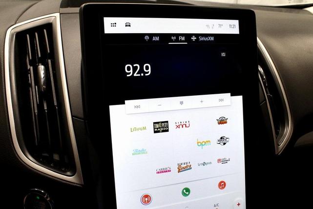 Photo of 2024 Oxford White Ford Edge