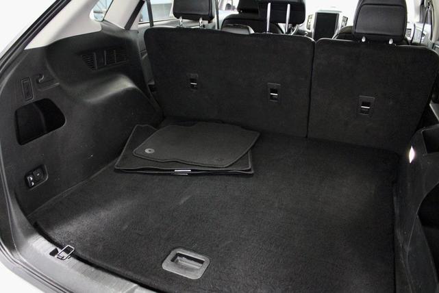 Photo of 2024 Oxford White Ford Edge