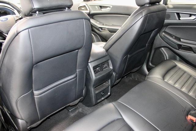 Photo of 2024 Oxford White Ford Edge