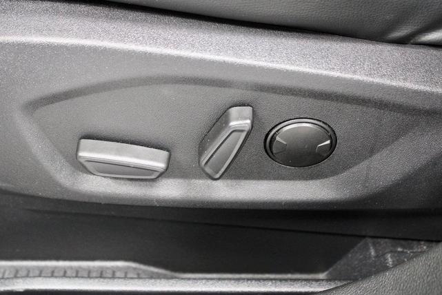 Photo of 2024 Oxford White Ford Edge