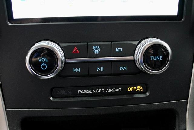 Photo of 2024 Oxford White Ford Edge