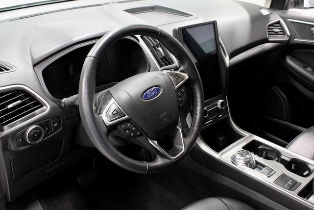 Photo of 2024 Oxford White Ford Edge