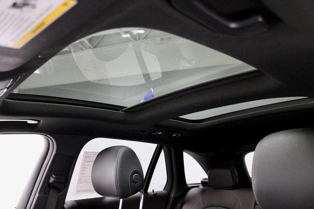 Photo of 2022 Black Mercedes-Benz GLC 300