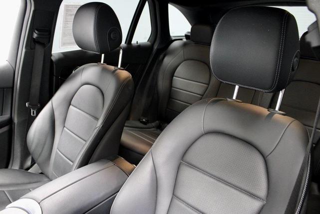 Photo of 2022 Black Mercedes-Benz GLC 300