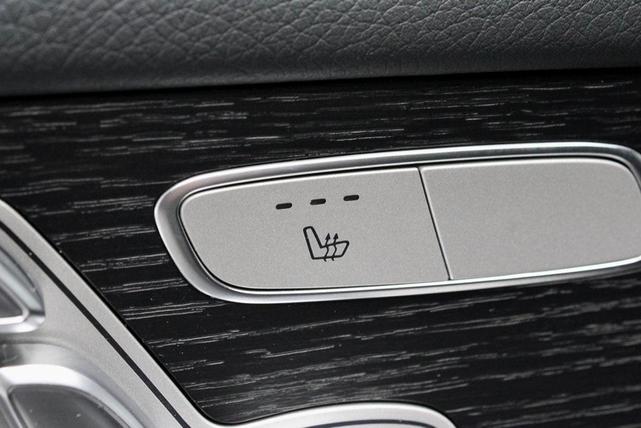 Photo of 2022 Black Mercedes-Benz GLC 300