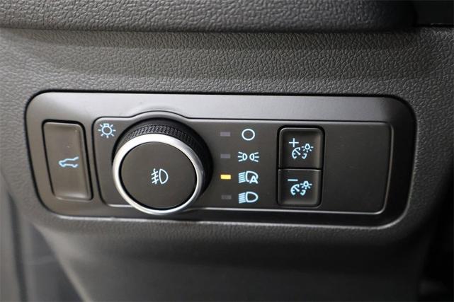 Photo of 2025 Star White Ford Escape