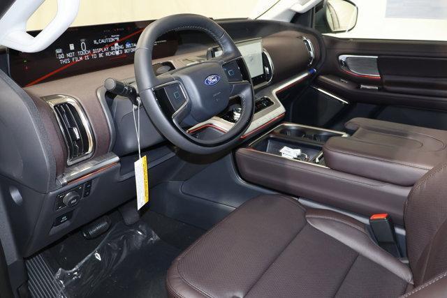 Photo of 2025 Star White Ford Expedition Max