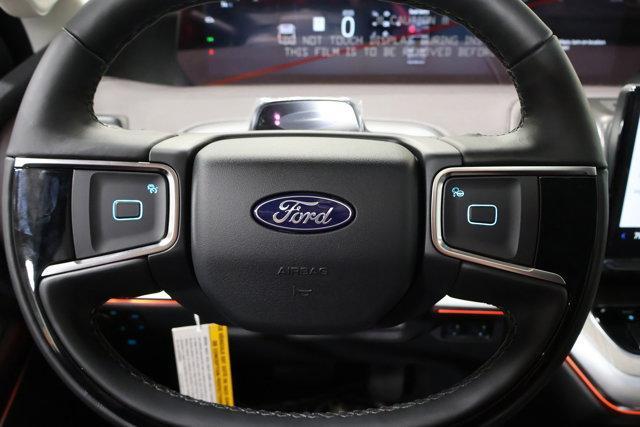 Photo of 2025 Star White Ford Expedition Max