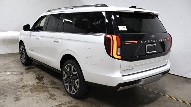 Photo of 2025 Star White Ford Expedition Max