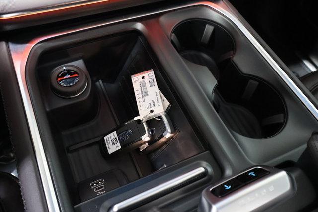 Photo of 2025 Star White Ford Expedition Max