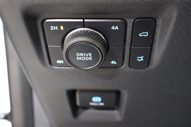 Photo of 2025 Star White Ford Expedition Max