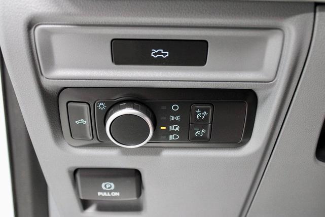 Photo of 2022 Oxford White Ford F-150 Lightning