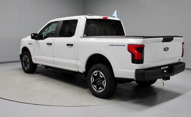 Photo of 2022 Oxford White Ford F-150 Lightning