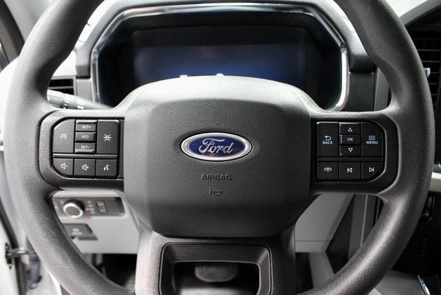 Photo of 2022 Oxford White Ford F-150 Lightning