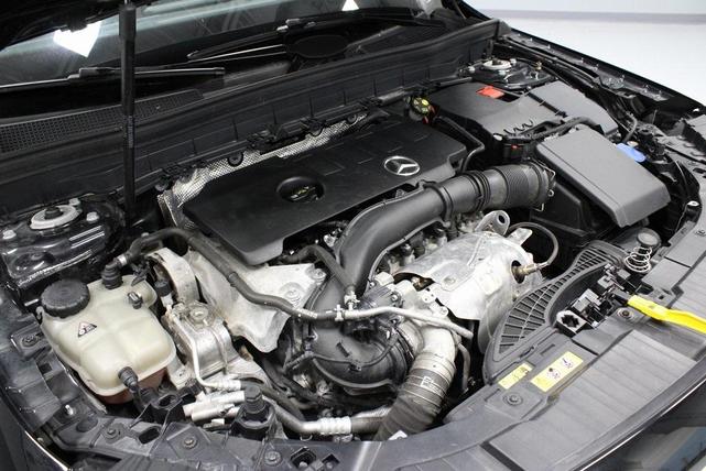 Photo of 2023 Midnight Black Mercedes-Benz GLB 250