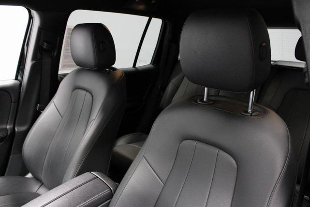 Photo of 2023 Midnight Black Mercedes-Benz GLB 250
