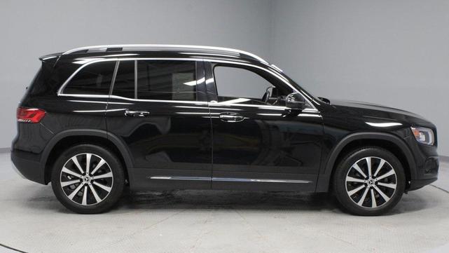 Photo of 2023 Midnight Black Mercedes-Benz GLB 250