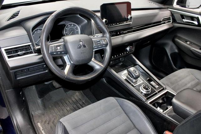 Photo of 2022 Cosmic Blue Metallic Mitsubishi Outlander