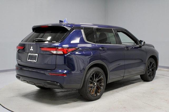 Photo of 2022 Cosmic Blue Metallic Mitsubishi Outlander