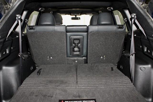 Photo of 2022 Cosmic Blue Metallic Mitsubishi Outlander