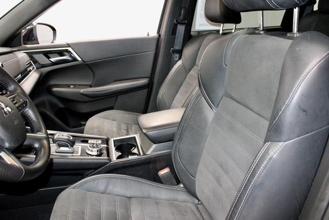 Photo of 2022 Cosmic Blue Metallic Mitsubishi Outlander