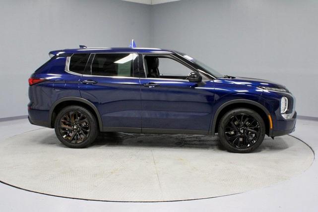 Photo of 2022 Cosmic Blue Metallic Mitsubishi Outlander