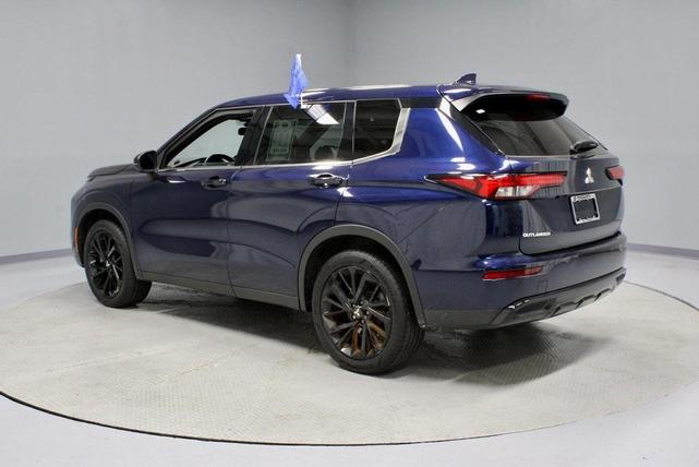 Photo of 2022 Cosmic Blue Metallic Mitsubishi Outlander