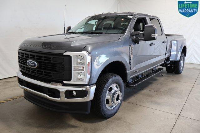 Photo of 2025 Carbonized Gray Metallic Ford F-350