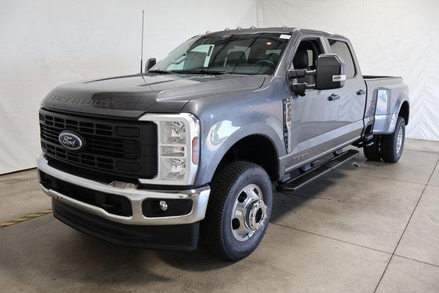 Photo of 2025 Carbonized Gray Metallic Ford F-350