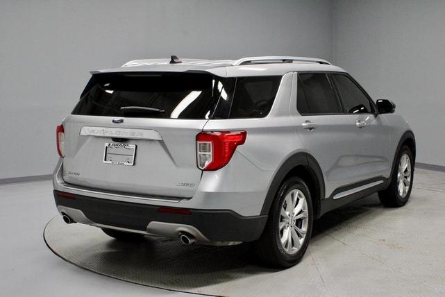 Photo of 2021 Iconic Silver Metallic Ford Explorer