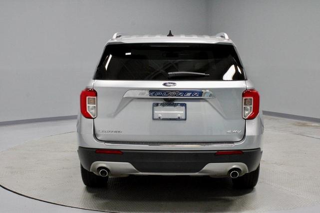 Photo of 2021 Iconic Silver Metallic Ford Explorer
