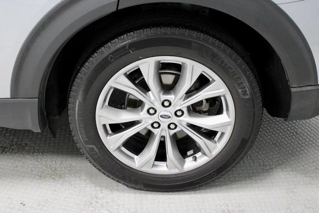 Photo of 2021 Iconic Silver Metallic Ford Explorer