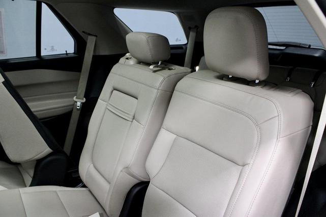 Photo of 2021 Iconic Silver Metallic Ford Explorer