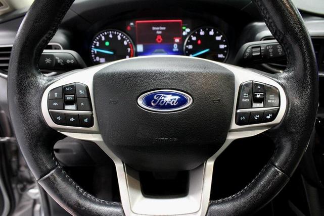 Photo of 2021 Iconic Silver Metallic Ford Explorer