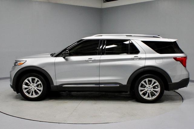 Photo of 2021 Iconic Silver Metallic Ford Explorer