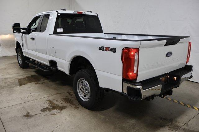 Photo of 2025 Oxford White Ford F-250