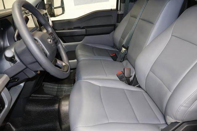Photo of 2025 Oxford White Ford F-250