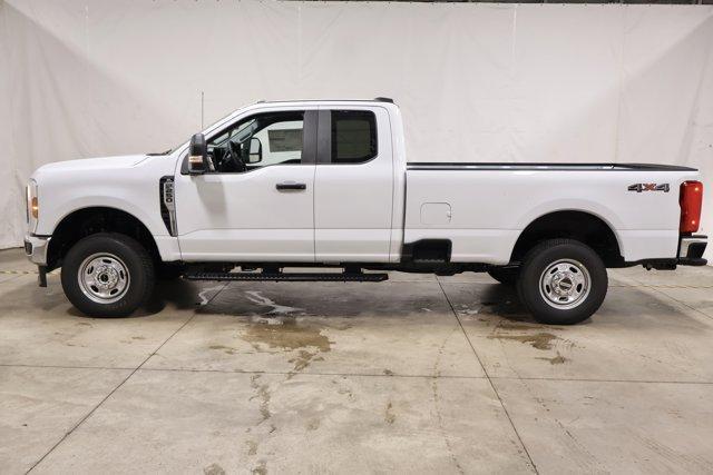 Photo of 2025 Oxford White Ford F-250