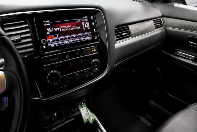 Photo of 2019 Quartz Brown Metallic Mitsubishi Outlander PHEV