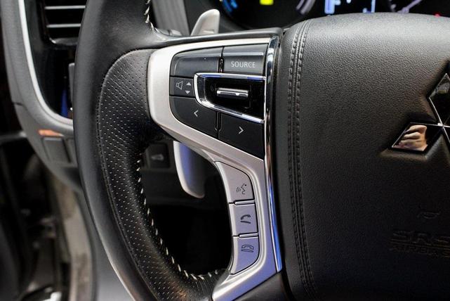 Photo of 2019 Quartz Brown Metallic Mitsubishi Outlander PHEV