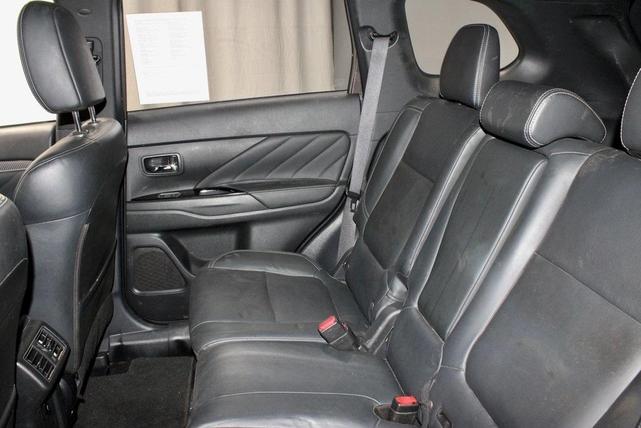 Photo of 2019 Quartz Brown Metallic Mitsubishi Outlander PHEV