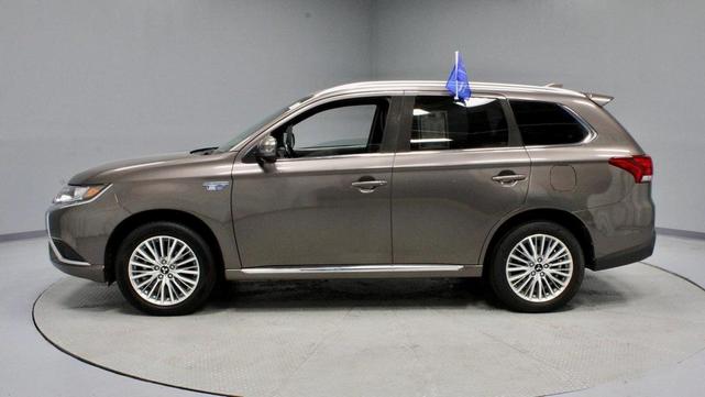 Photo of 2019 Quartz Brown Metallic Mitsubishi Outlander PHEV